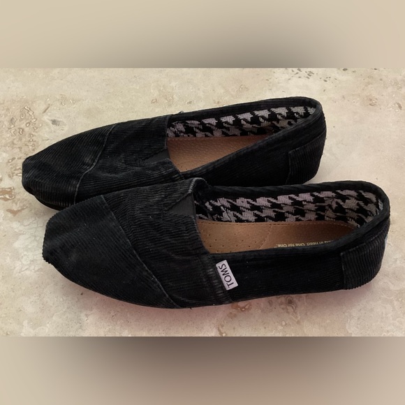 TOMS ● Black Corduroy Slip-On Shoes ● Y2K - Picture 3 of 4